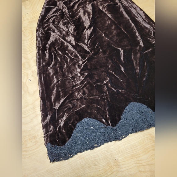 Dolce & Gabbana Brown Velvet & Lace Skirt - Picture 2 of 11